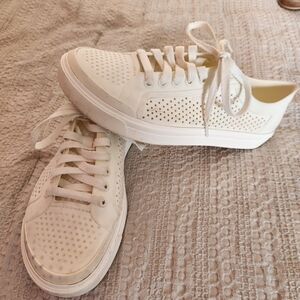 Crocs LiteRide Pacer Womens 10 White Perforated Sneakers Matlite Shoes